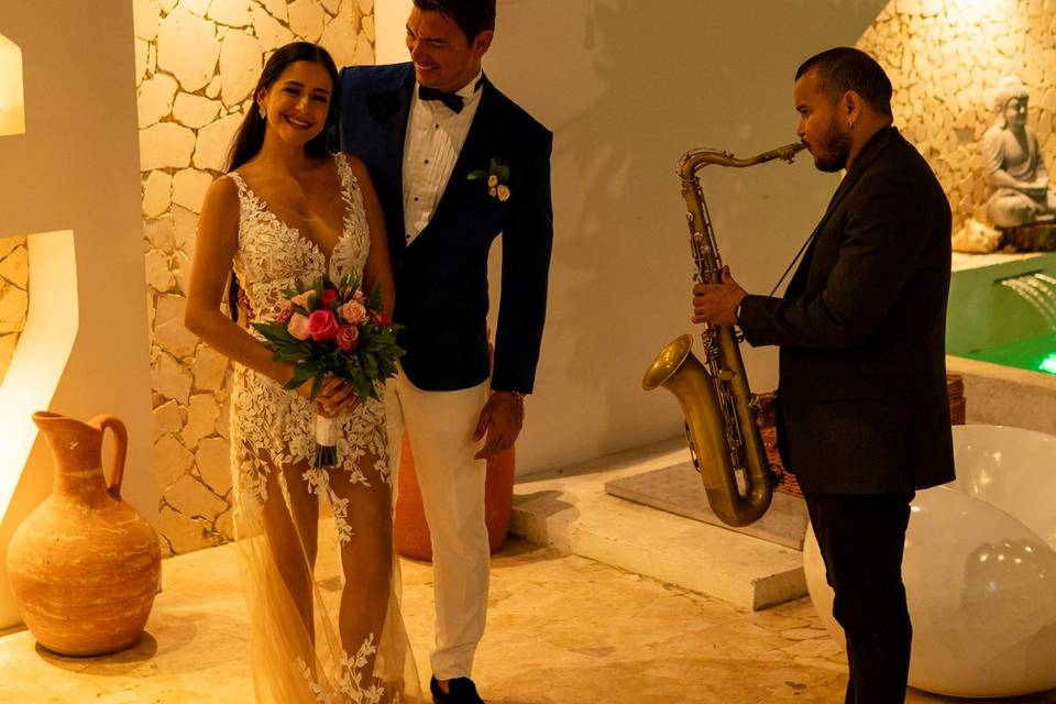 Saxofonista en la boda