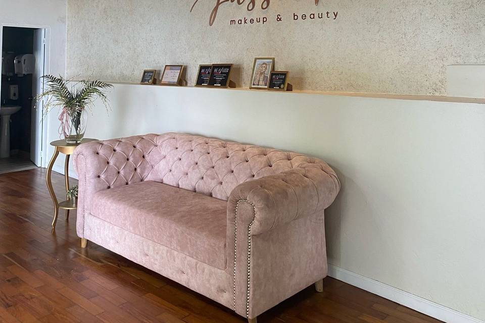 Un lindo sofá para fotografías