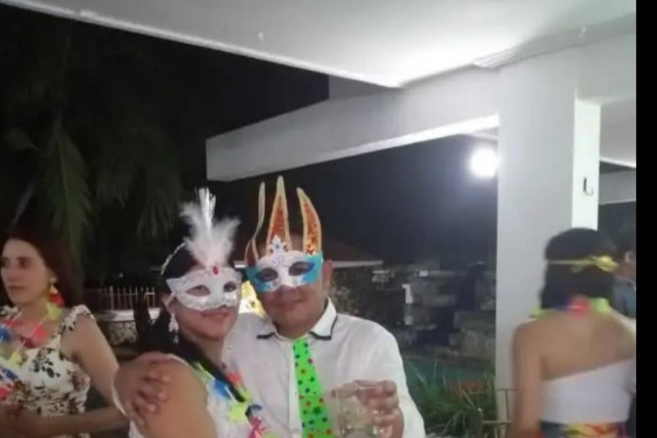 Novios felices