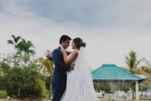 Vestido de novia y traje