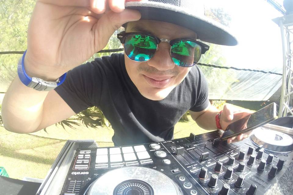 DJ Osh