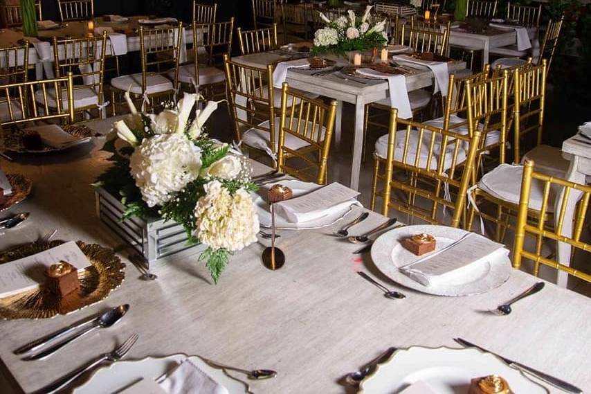 Lirios Bodas & Eventos