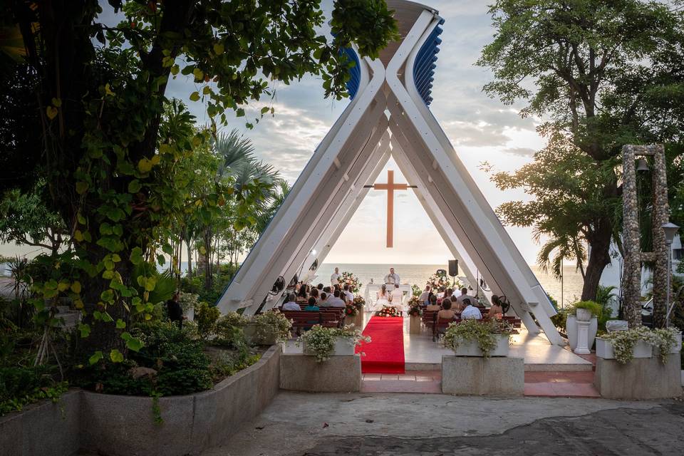 Boda católica frente al mar