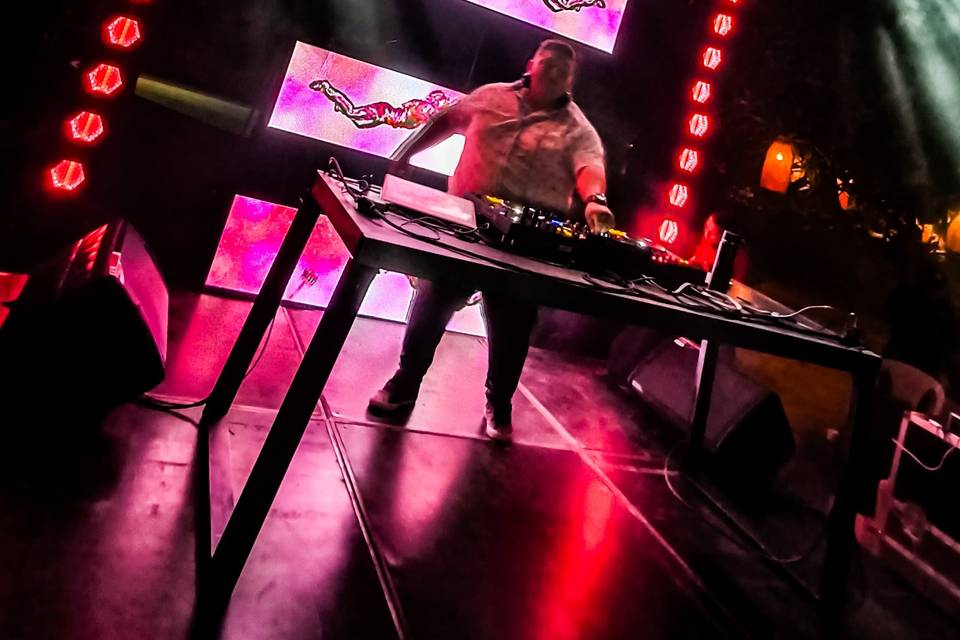 DJ profesional para eventos