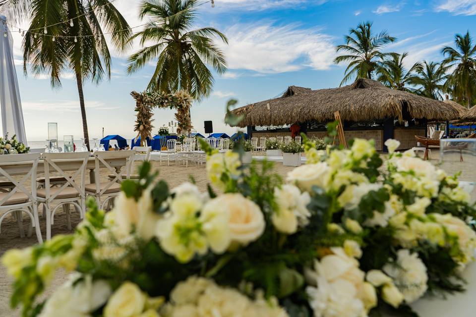 Bodas, flores y playa