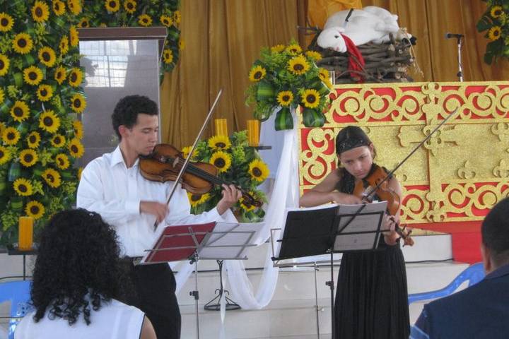 Tocando en misas