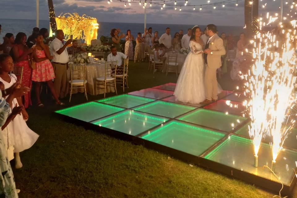 El mar testigo de esta boda.