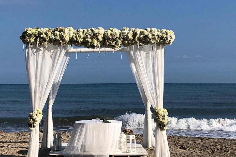 Altar de boda playa