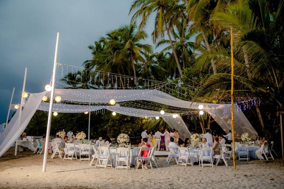 Boda Playa Genn