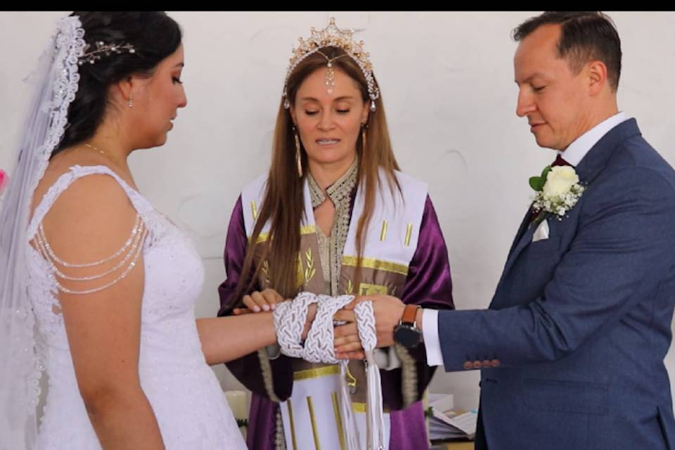 Oficiante de bodas Handfasting