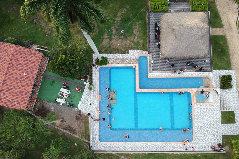 Piscina foto aérea