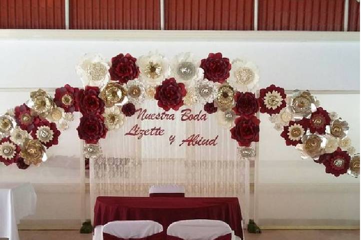 Backdrop paper flowers