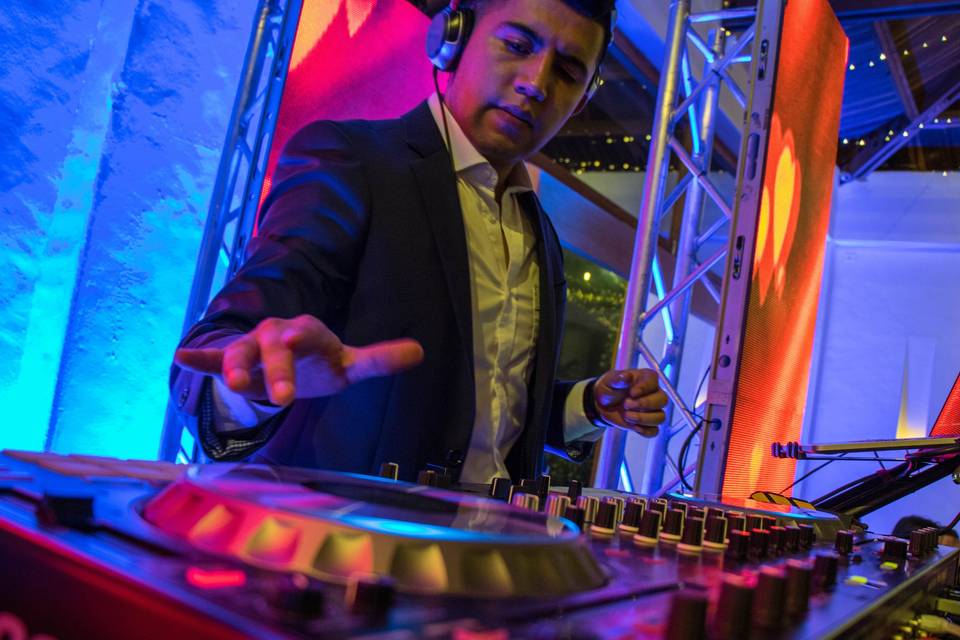 DJ Danny Rodríguez