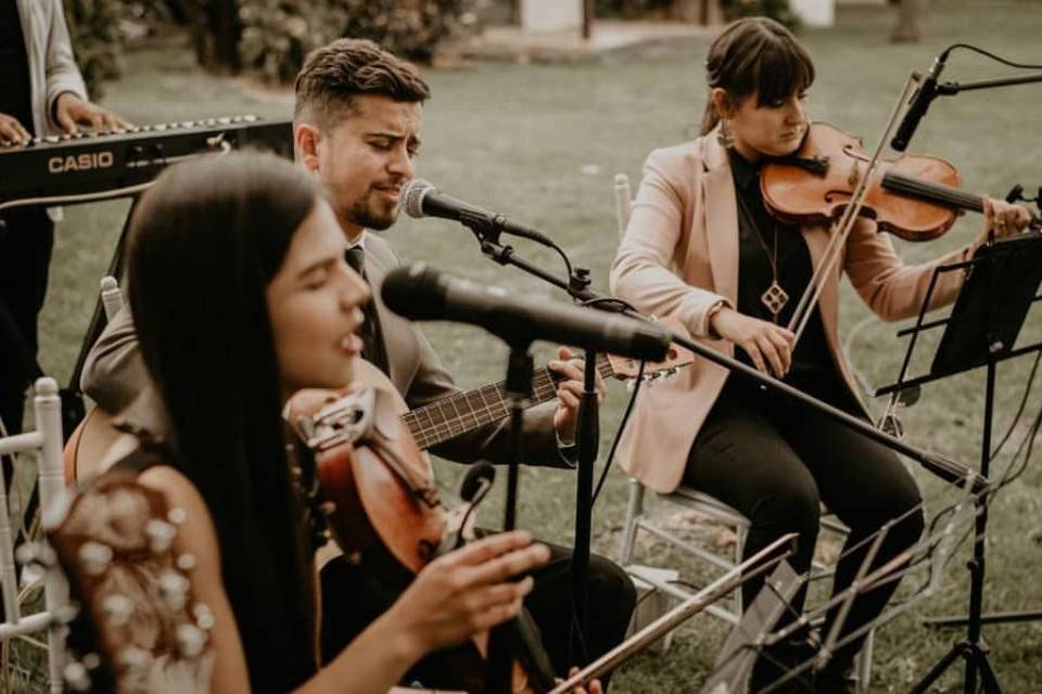 Lorena Ramirez - Violinista