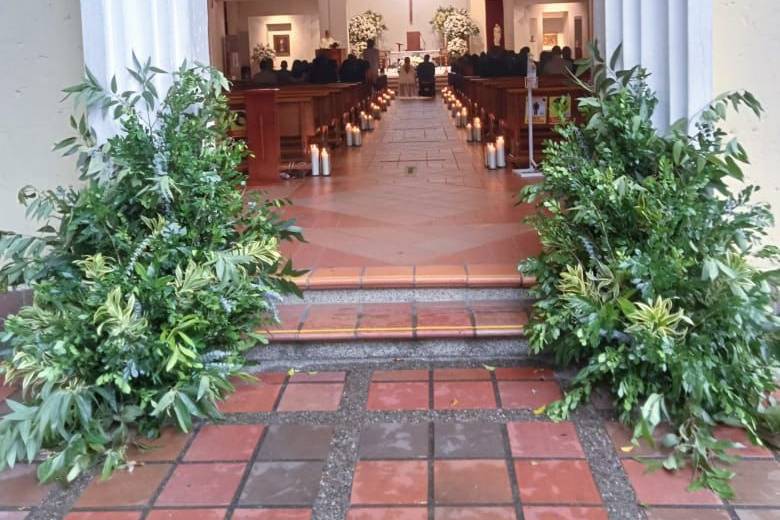 Iglesia greenery