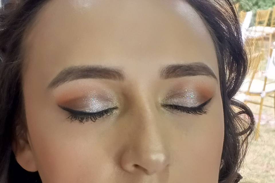 Peinado y Maquillaje