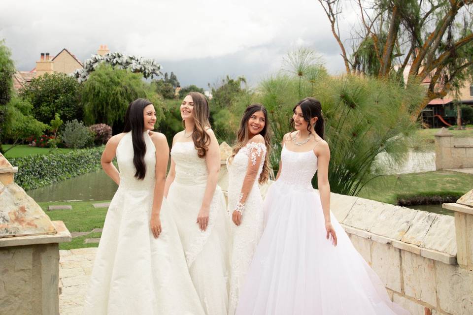 Novias en una terraza