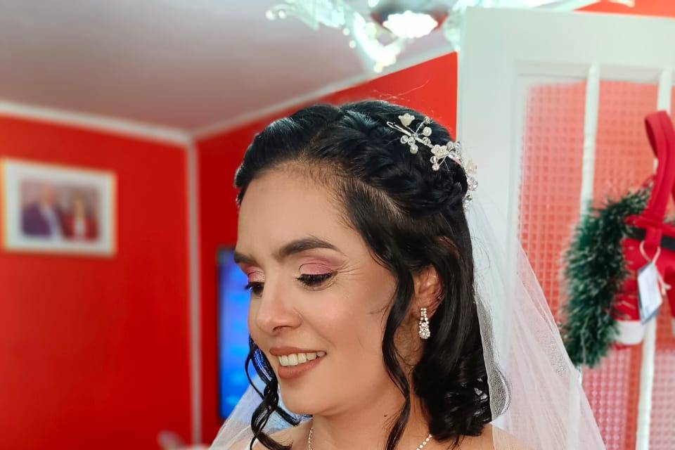 Maquillaje y peinado