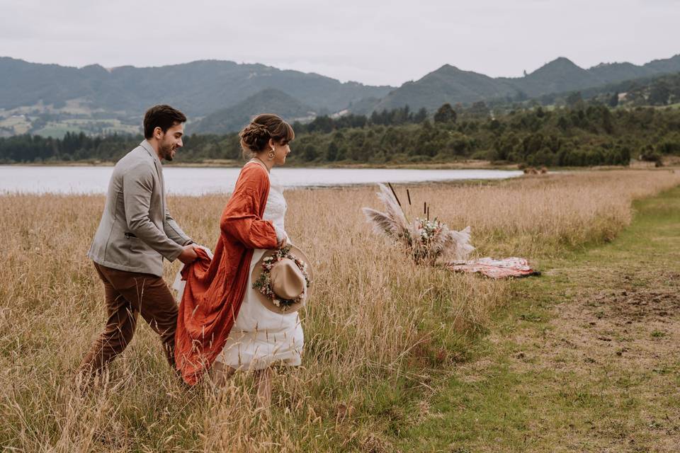 Boda en el Néusa - Lorena Urno