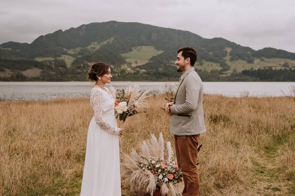 Boda en el Néusa - Lorena Urno