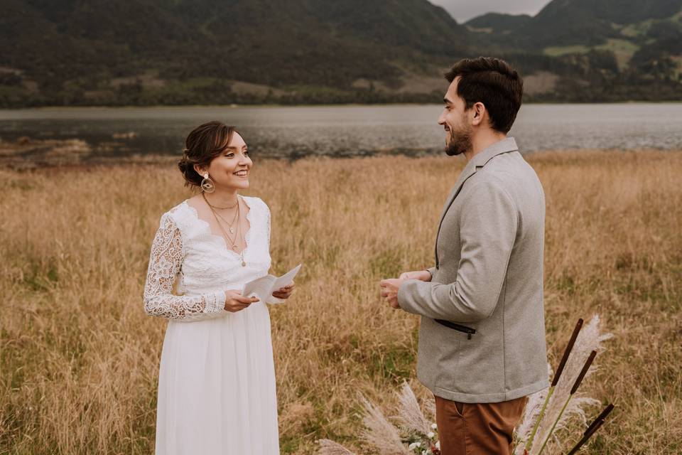 Boda en el Néusa - Lorena Urno