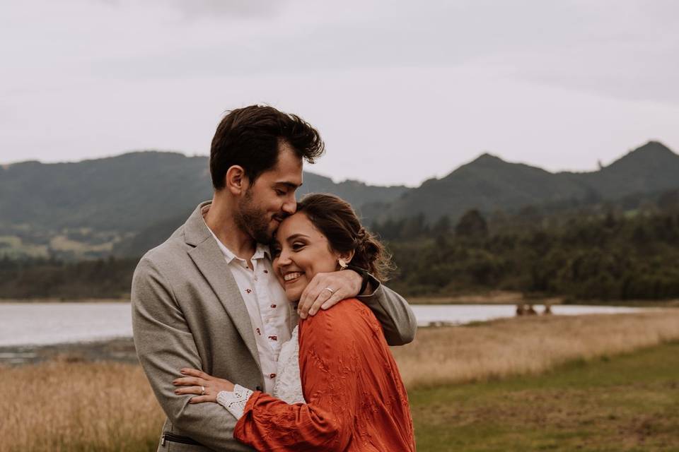 Boda en el Néusa - Lorena Urno