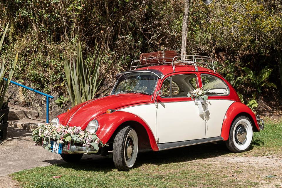 Carro con arreglos florales