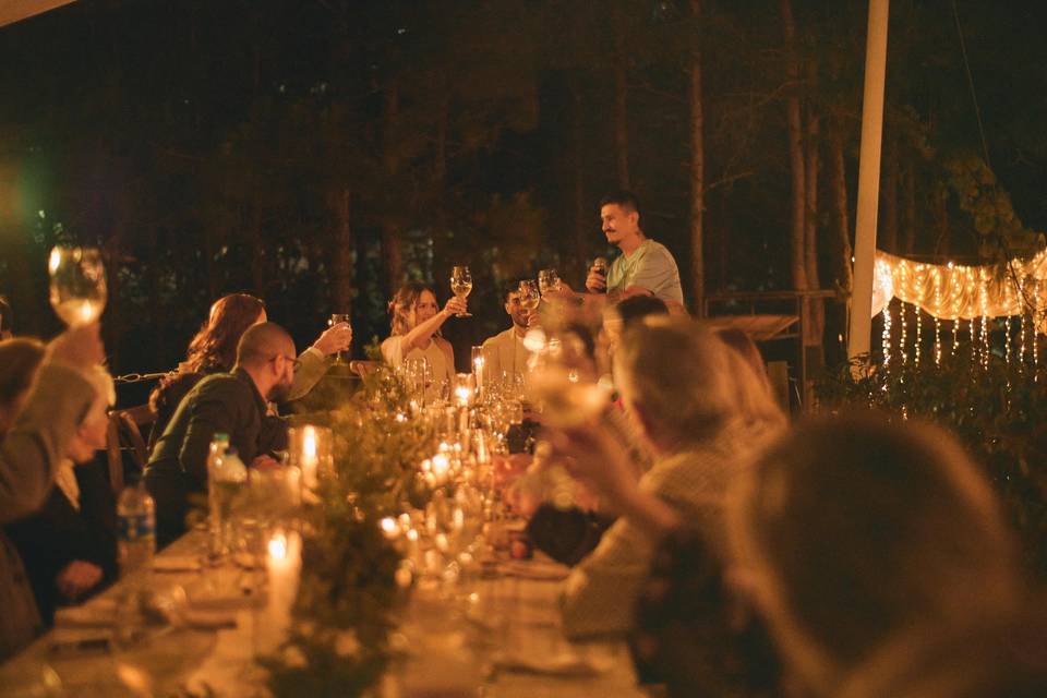 Celebración en la noche