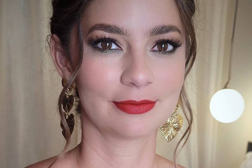 Makeup con labios rojos