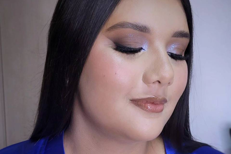 Maquillaje con ojos ahumados