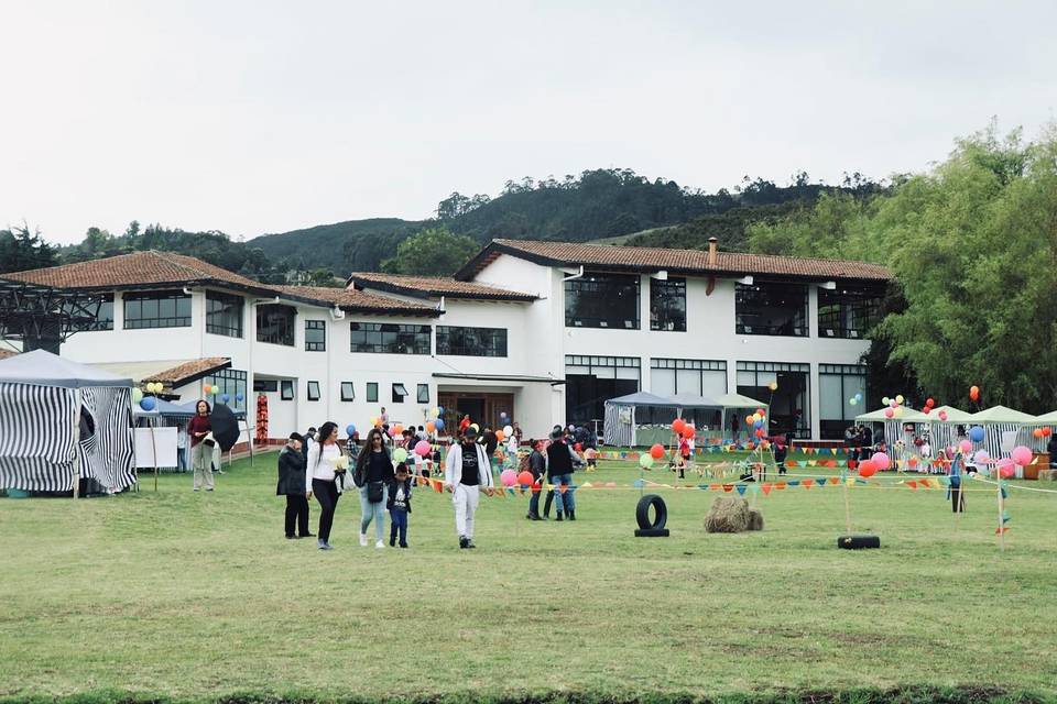 Jardín con terraza