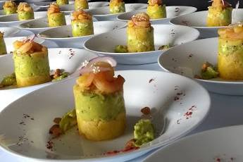 Causa limeña con camarón