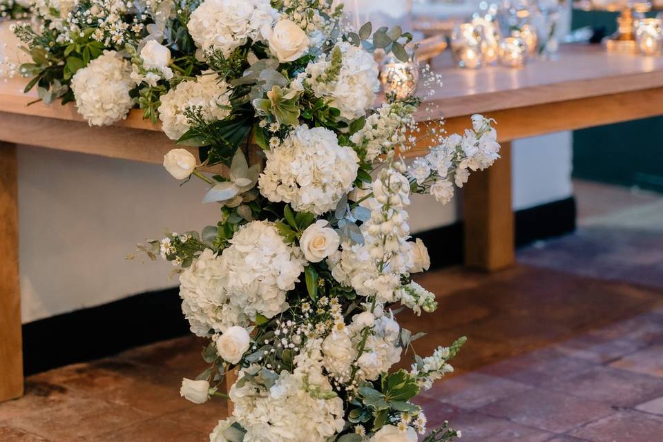 Decoración con flores blancas