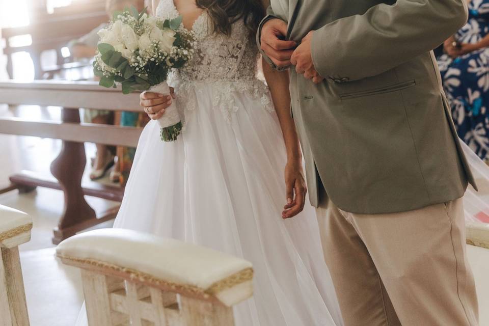 Novios en el altar