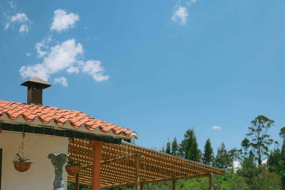 Espacio en medio del bosque para celebraciones