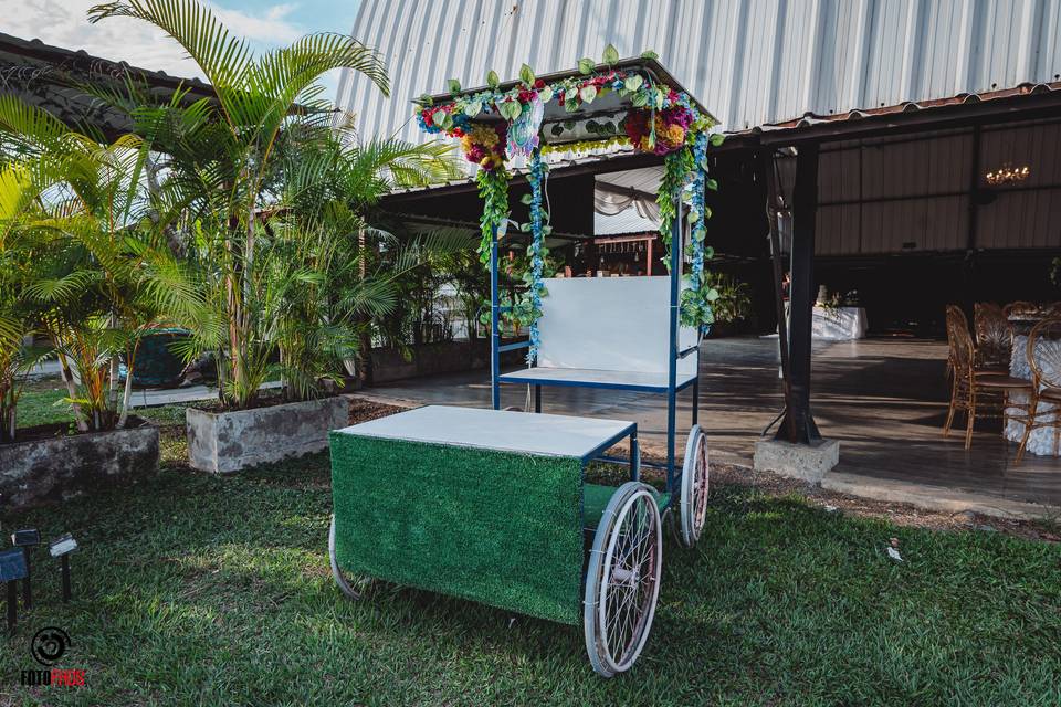 Espacio con zonas al aire libre para festejos