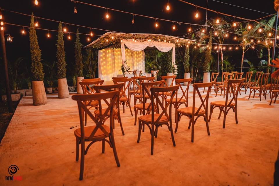 Espacio con zonas al aire libre para festejos