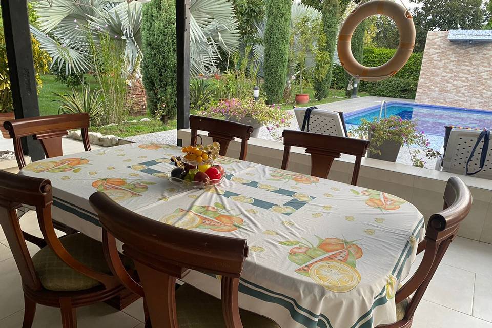 Comedor piscina