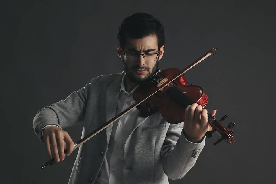 Músico con su violín