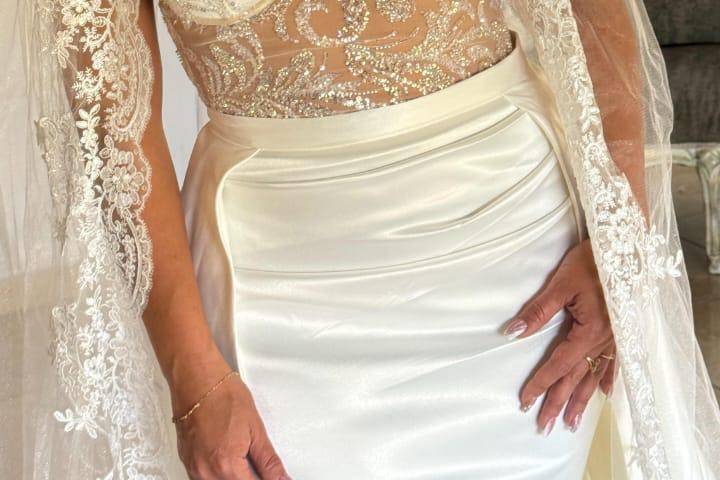 Novia con vestido escote corazón