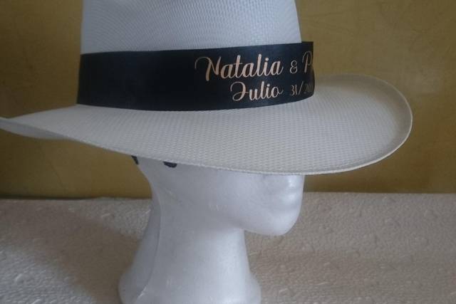 Sombreros y Ponchos de Colombia - ¡Sale pedido para matrimonio 👰🤵! Les  compartimos los sombreros que personalizados para una boda, cada sombrero  tiene el nombre de asistente a la celebración. ✓ Hombre