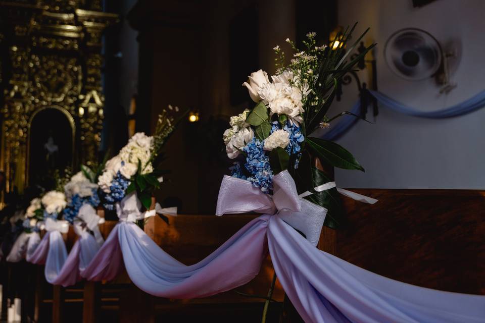 Decoración de flores para iglesia