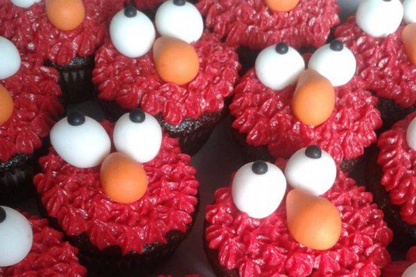 Mini cupcakes con la carita de Elmo