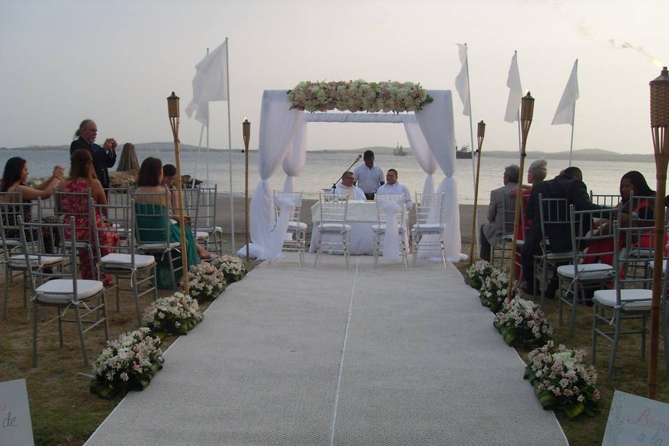 Boda católica en la playa