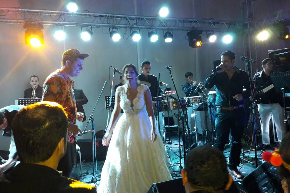 Orquesta con la novia