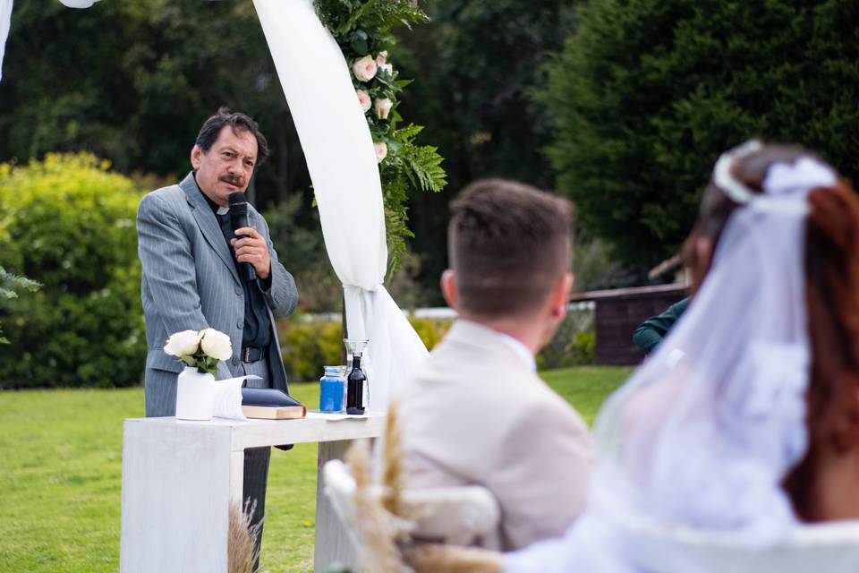 Oficiante de ceremonia