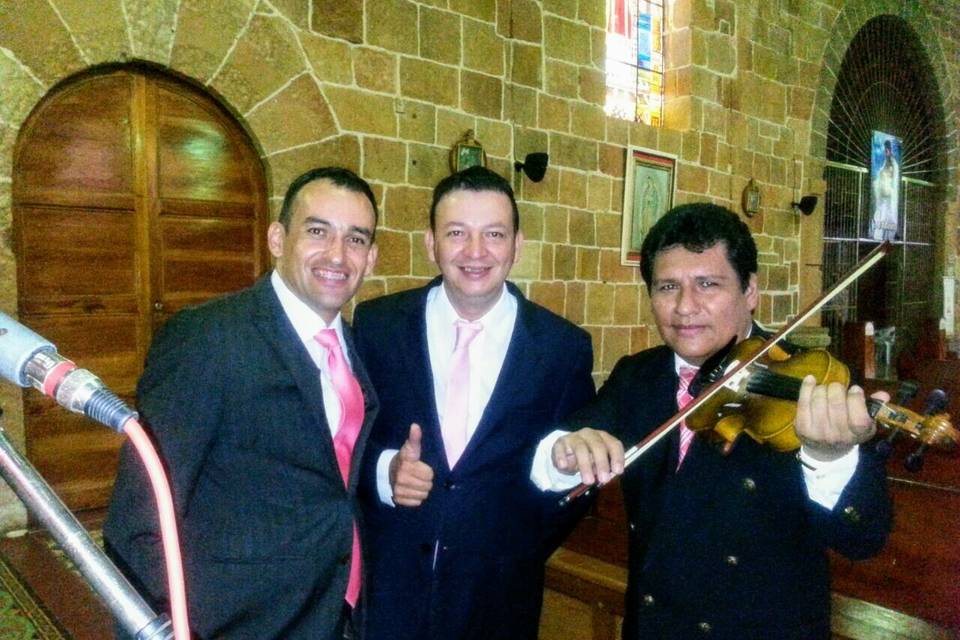 Grupo misa con violín