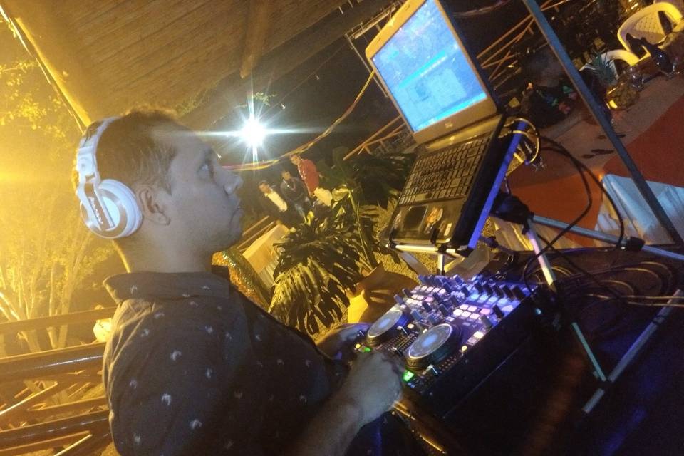 DJ Faco- Show electronico