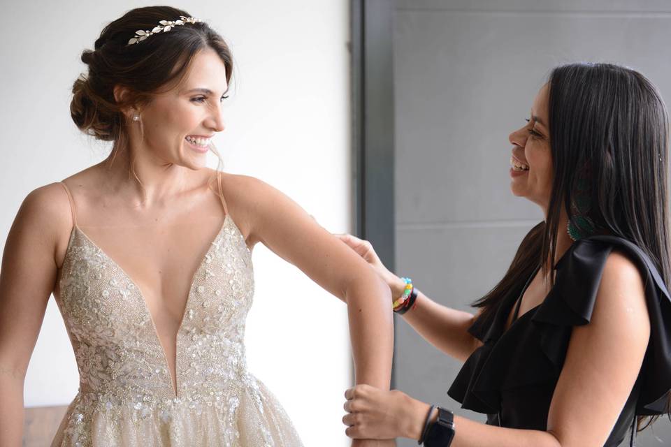 Novia y wp sonriendo