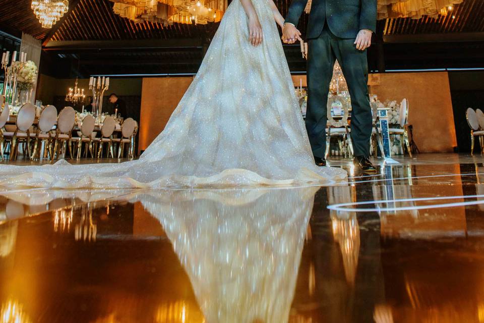 Novios en salon